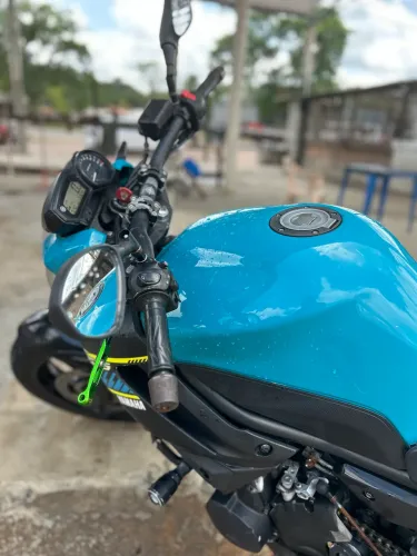 XJ6 YAMAHA AZUL