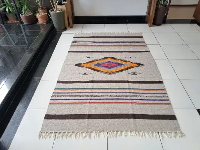 Tapete Geométrico Estilo Kilim 2,25m x 1,35m - Perfeito Estado