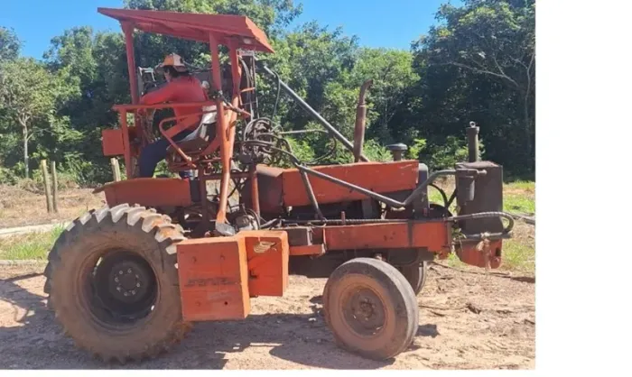 trator massey 65x com grua florestal