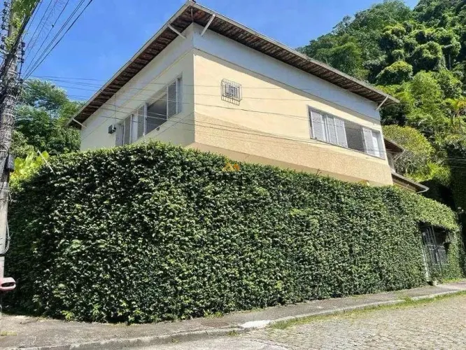 Cosme Velho | Casa 6 quartos, sendo 3 suites REF: IPCS3607