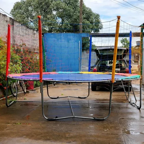 Cama elástica (Pula-Pula)