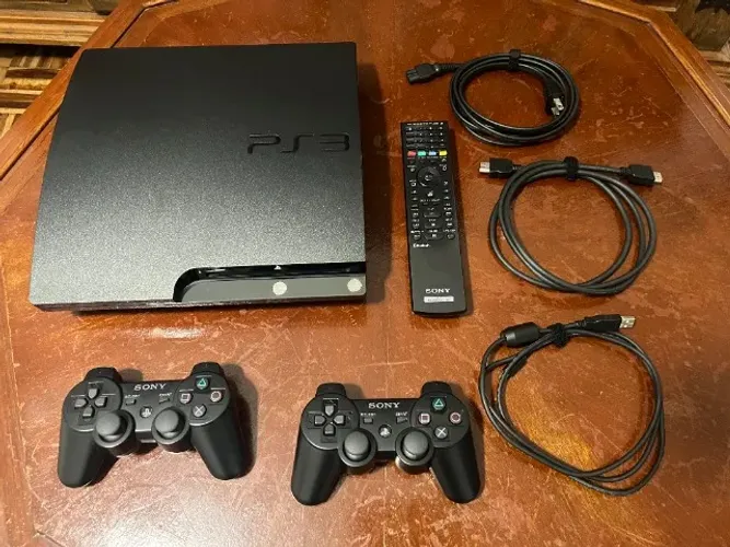 Playstation 3 Slim + 2 Controles + Controle Remoto + 15 Jogos + Kit 3D