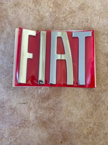Emblema Fiat da caçamba da toro