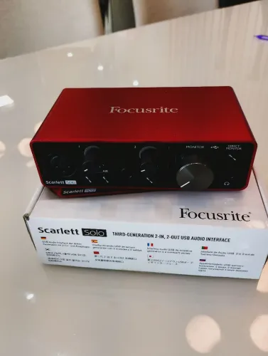 Interface de áudio Focusrite Scarlett Solo 3Gen