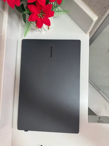 Notebook Samsung galaxy book 2 ?i3 ,8 de RAM ,256 GB