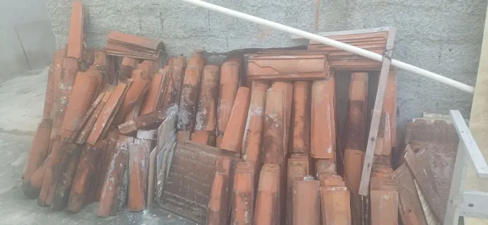 OFERTA ÚNICA!! telha de barro usada 200 telhas para doar 