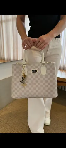 Bolsa Lv