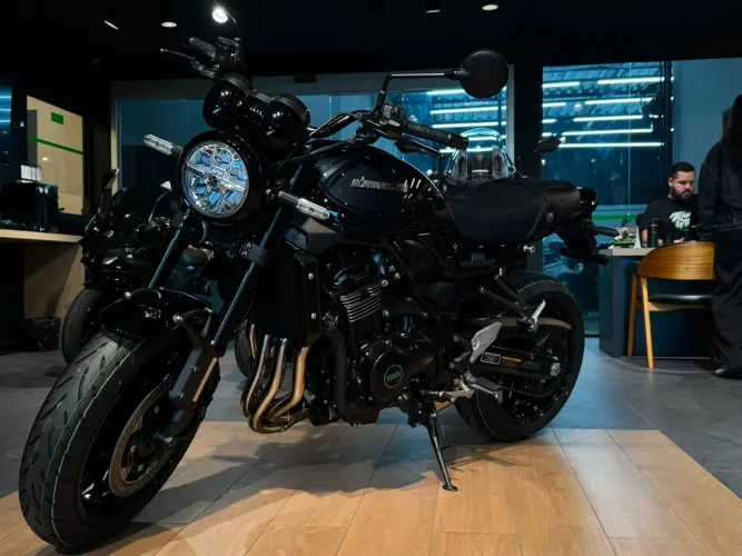 Kawasaki 900 RS R Edition