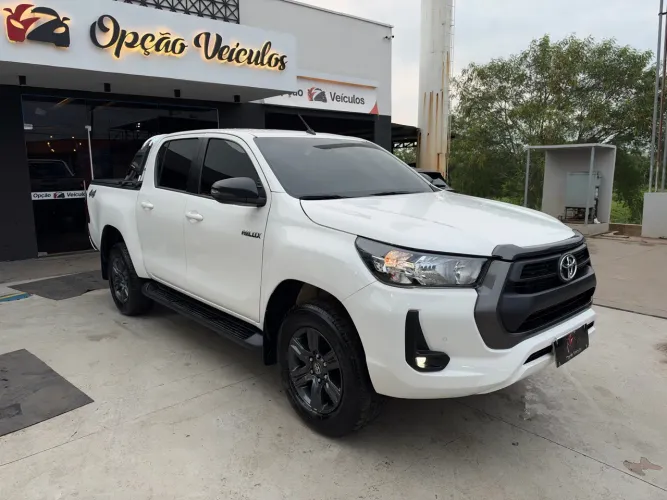 Toyota Hilux CD SR 4X4 2.8 TDI Diesel Aut. 2024