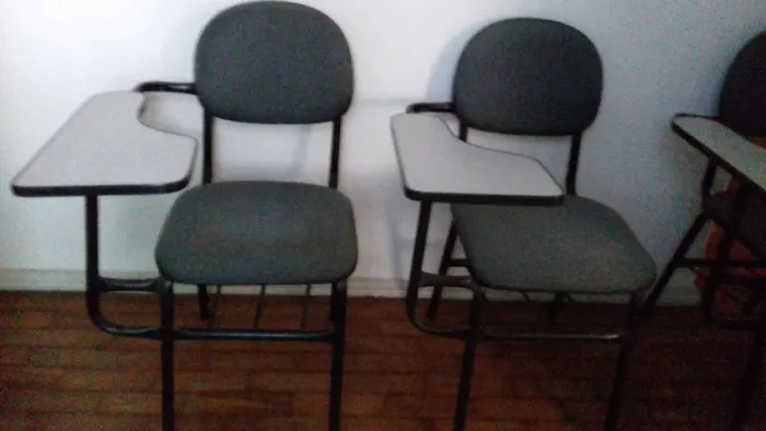 Conjunto de 6 ótimas cadeiras - carteiras escolares