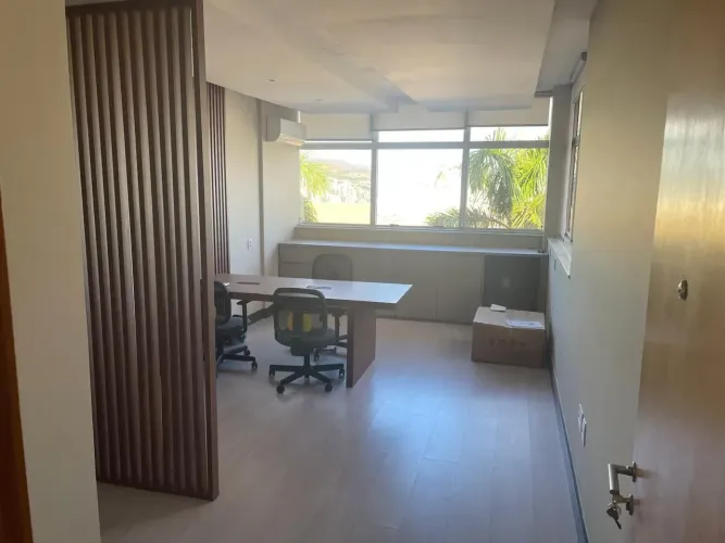 Imóvel para aluguel com 30m na Av. Raja Gabglia em Belo Horizonte - MG