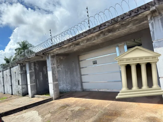VENDE-SE CASA NA VILA AMAZONAS - 720 m²