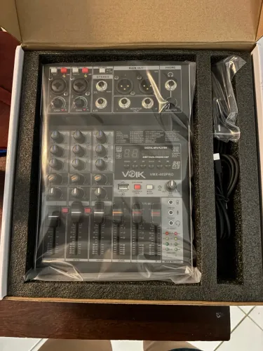 Mesa de som 402 pro