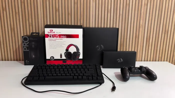 Setup Gaming Premium - Logitech, Akko HE, Redragon Zeus e Comando PS4