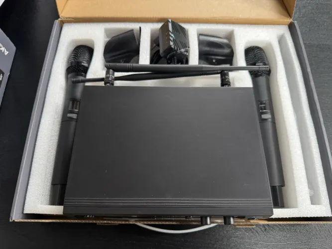Microfone sem fio duplo AKG WP300 DUAL