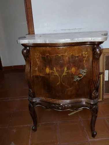Aparador ANTIGO BOMBE