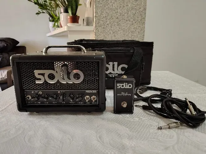 Amplificador Cabeçote Valvulado Sollo Mini 8 com Bag Footswitch e Speaker Cable