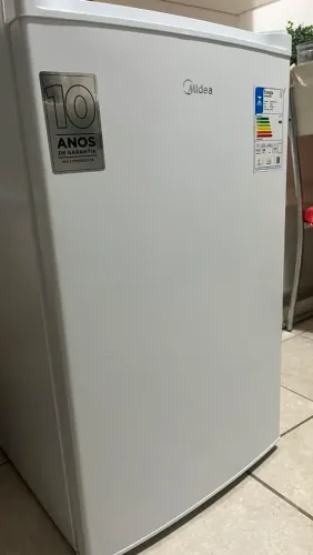 frigobar Midea 124 litros em perfeito estado