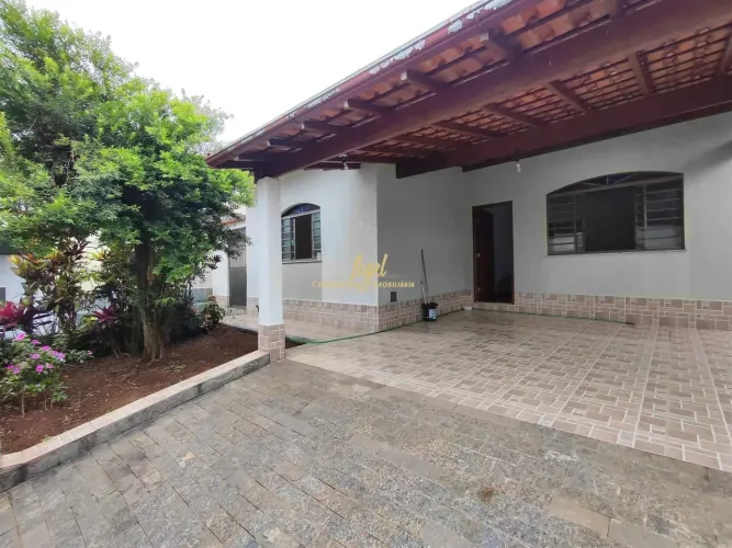 Santa Maria / Recanto da Mata - Casa 3/4 (1 Suíte) + 1 DCE - Amplo Quintal - Terraço - 4 V