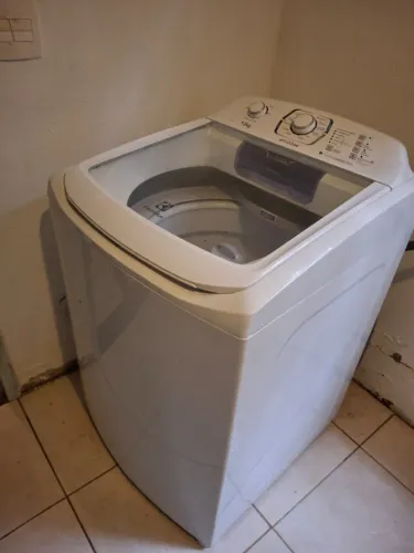 Maquina de lavar Electrolux 13kg estado super nova sem.defeito nehum.cor branca