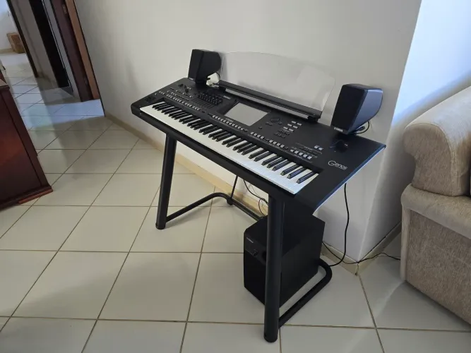 Teclado Yamaha Genos 76 teclas + caixas GNS-MS01 + suporte L-7B