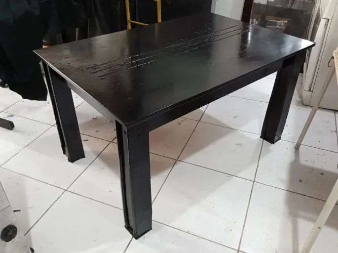 Mesa de Jantar em MDF 