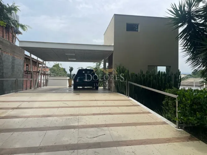 Casa no Condomínio Aruã Lagos conceito aberto com 03 dormitórios, analisa permuta em Igara