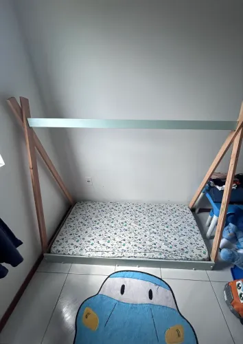 Cama Montessoriana com Colchão - Ótimo Estado