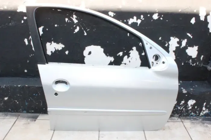Porta Dianteira Direita Peugeot 206 207 4 Portas