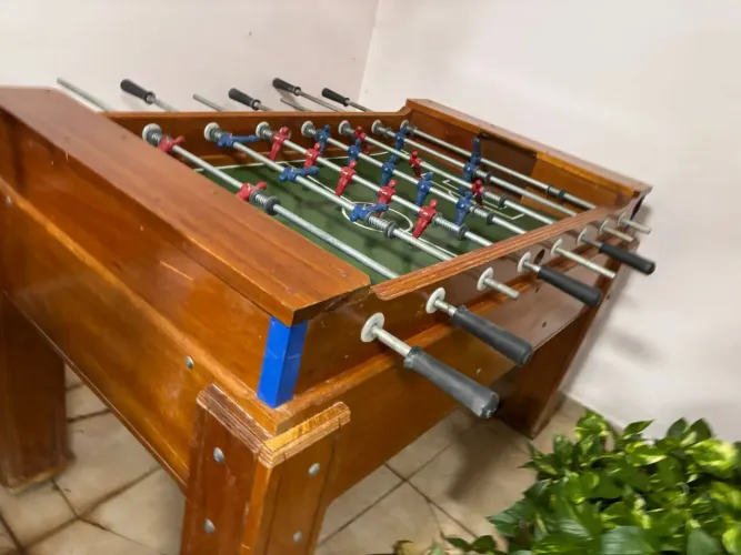 Mesa de pebolim conservadíssima!