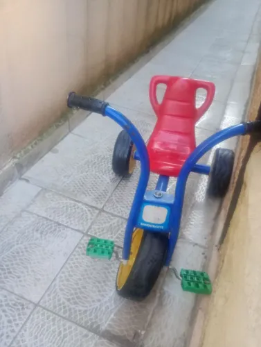 Triciclo bandeirantes precisa trocar a roda dianteira