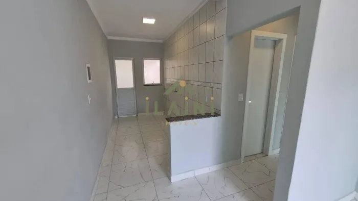 Aluguel Casa com 2 Dormitórios Bairro Lídia Duarte
