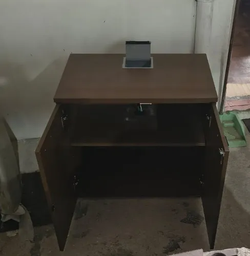 Armário com calha elétrica 0,70 x 0,50 x 0,75