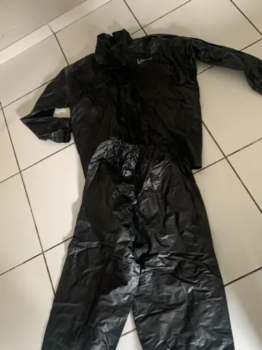 Capa de chuva nunca usada
