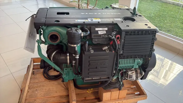 Motor Volvo Penta D4-300 AF Novo