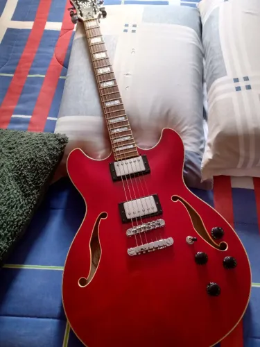 Guitarra Ibanez AS73 semi-acústica