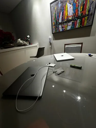 Mac book pro 2019 i7 com defeito