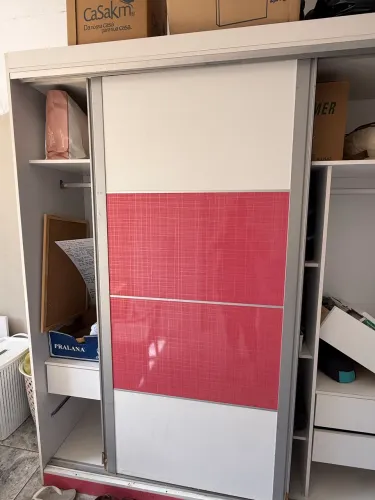 GUARDA-ROUPA EM ÓTIMO ESTADO