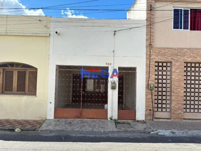 Venda de Casas / Padrão na cidade de Juazeiro do Norte