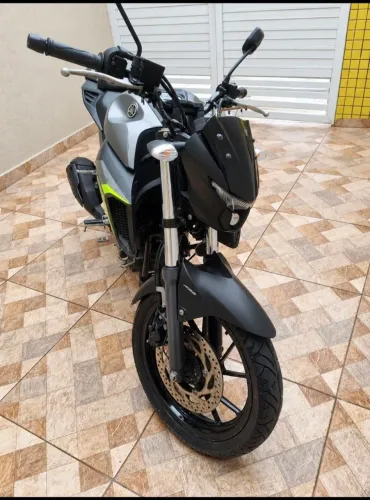 Moto Fazer nova