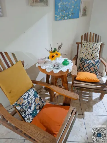 Conjunto Premium de Madeira Maciça. MESA + 2 POLTRONAS. ALTA QUALIDADE. MÓVEIS DE 2025