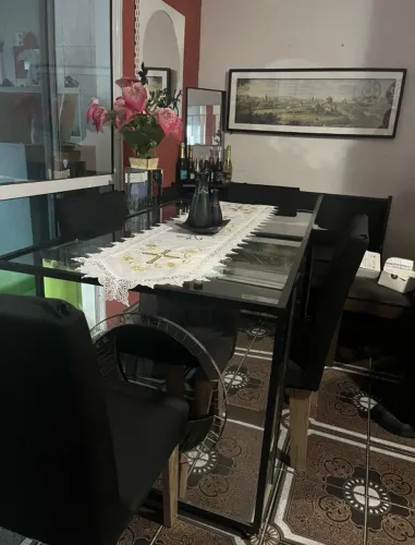 Mesa de Jantar de Vidro