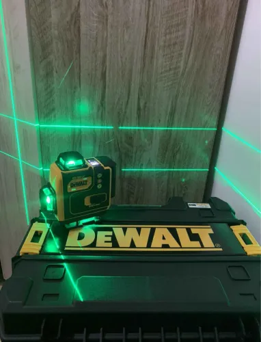 LASER NIVELADOR DEWALT DW089LK - 16 LINHAS COMPLETO COM TRIPÉ 