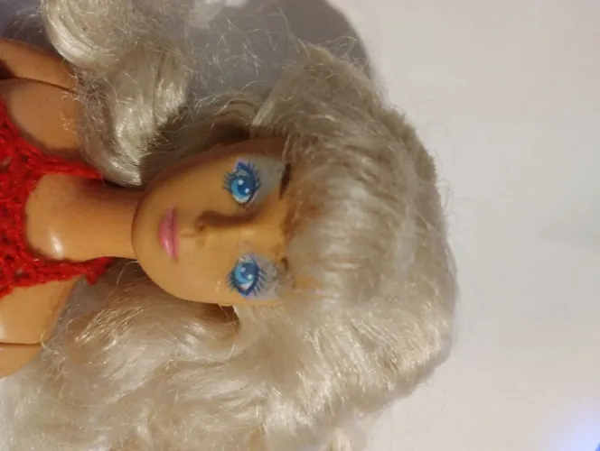 BONECA TIPO BARBIE