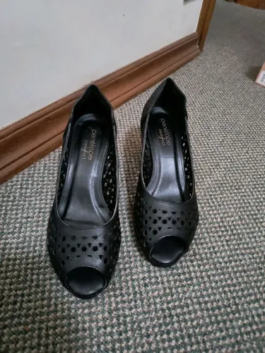 scarpin penelope comfort peep toe preto 38