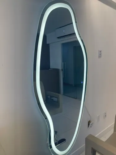 Vendo espelho medindo 180x80