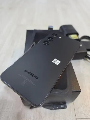Samsung Galaxy S23 255GB - Preto | Impecável