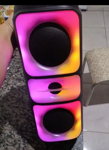 CAIXA DE SOM COM LED