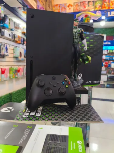 Xbox Séries X + R$ 100,00 Desconto no Pix + 1 Ano de Garantia - Loja Física