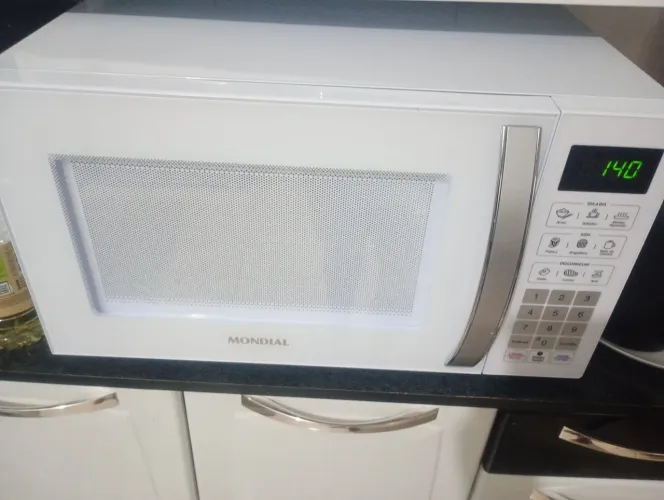 Vendo microondas apenas um mês de uso
